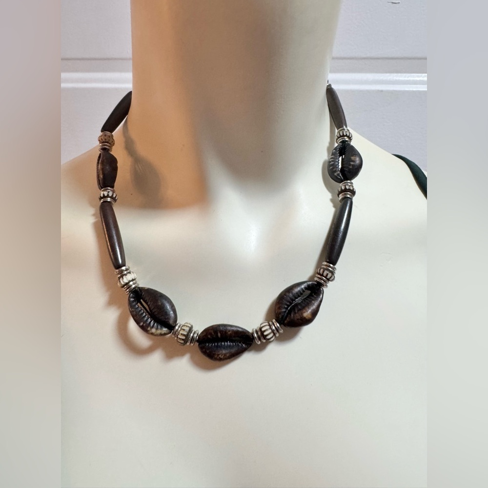 Vintage Cowrie Shell & Wood Bead Necklace 17” Boho Beach Y2K